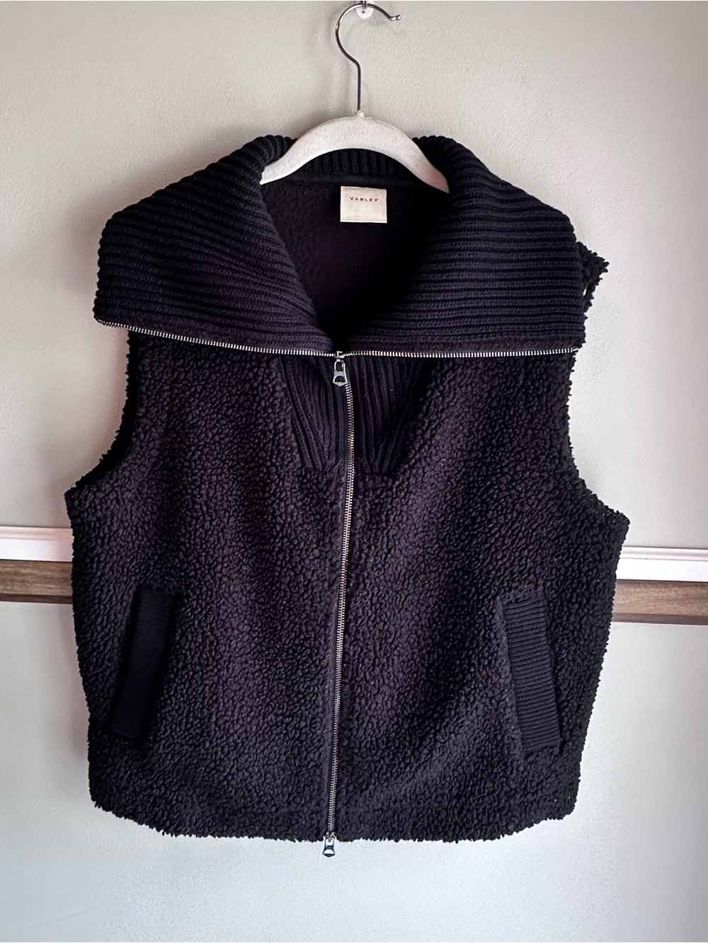 Varley Aspen Gilet Boucle Sherpa Zip Up Vest Black